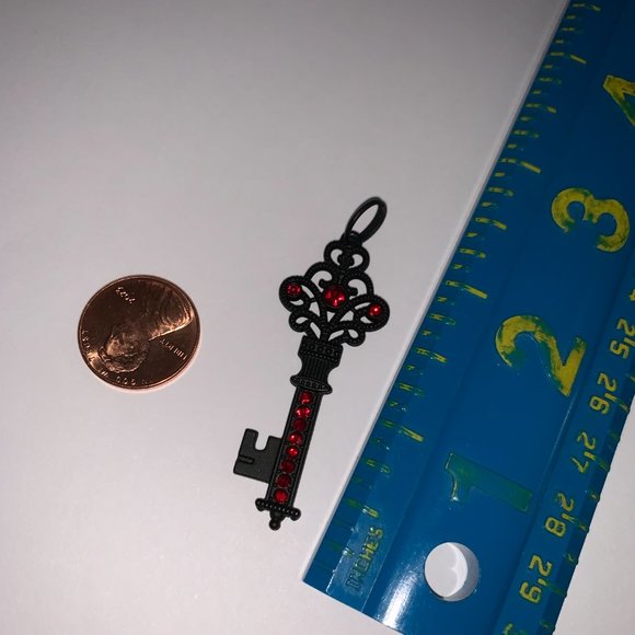 Black and Red Key Pendant - Picture 9 of 12